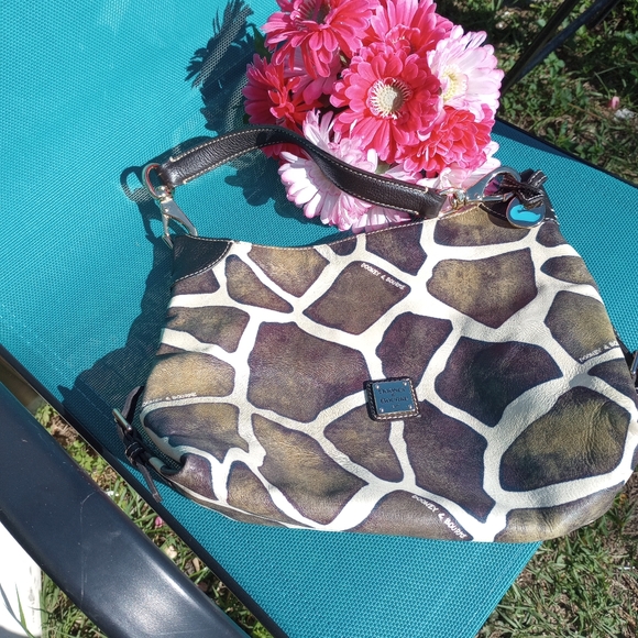 Authentic Dooney & Bourke Serengeti Brielle Giraffe Hobo - Picture 2 of 8